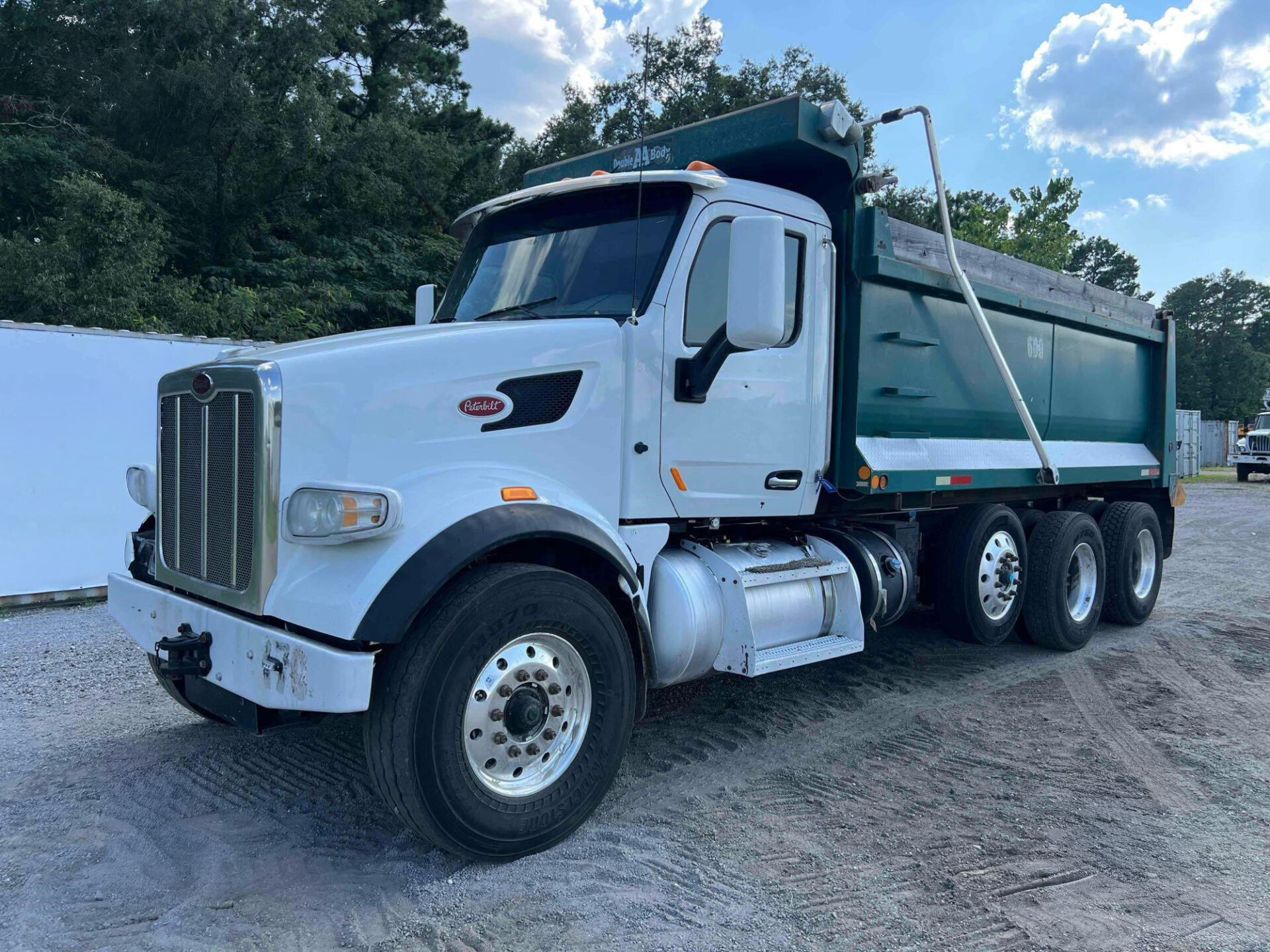 2017 Peterbilt 567