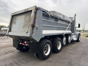 2023 Peterbilt 567 - photo 1