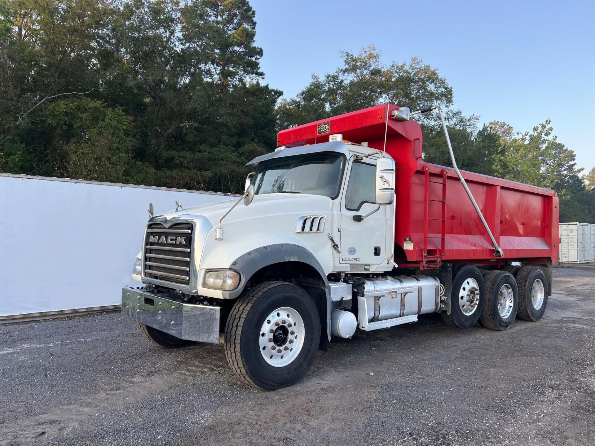 2018 Mack GRANITE GU713