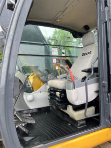 2018 Deere 180G LC - photo 1